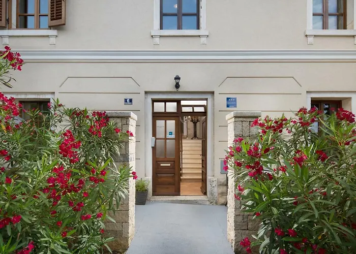 Apartments Bonaparte